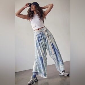 NWOT FP Movement Seven Stars Printed Pants